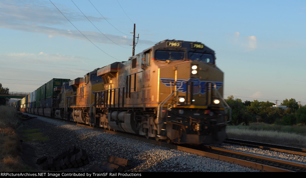 UP 7963 Leads the ZG2LT 17